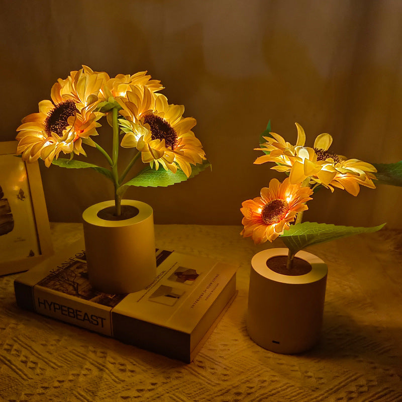 Golden Sunflower LED Lamp – USB Floral Night Light for Her, Home & Gift Moments - Decoology